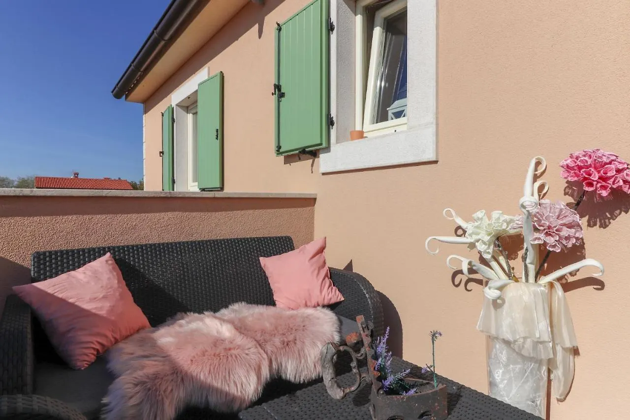 Villa Nona Marija Святой Ловреч Пазенатички 0*,  Хорватия